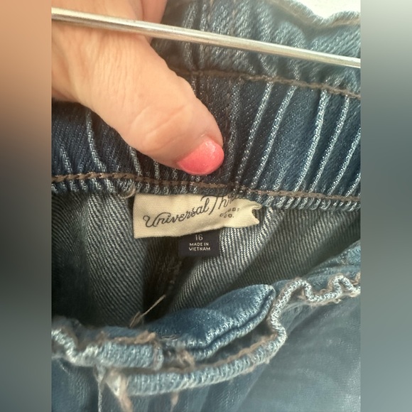 Universal Thread Barrel Jeans - 16 - Picture 4 of 5